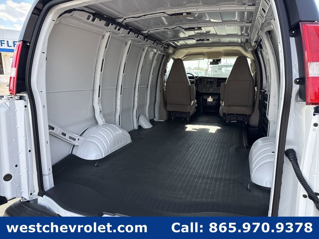 2025 Chevrolet Express Cargo 2500 WT
