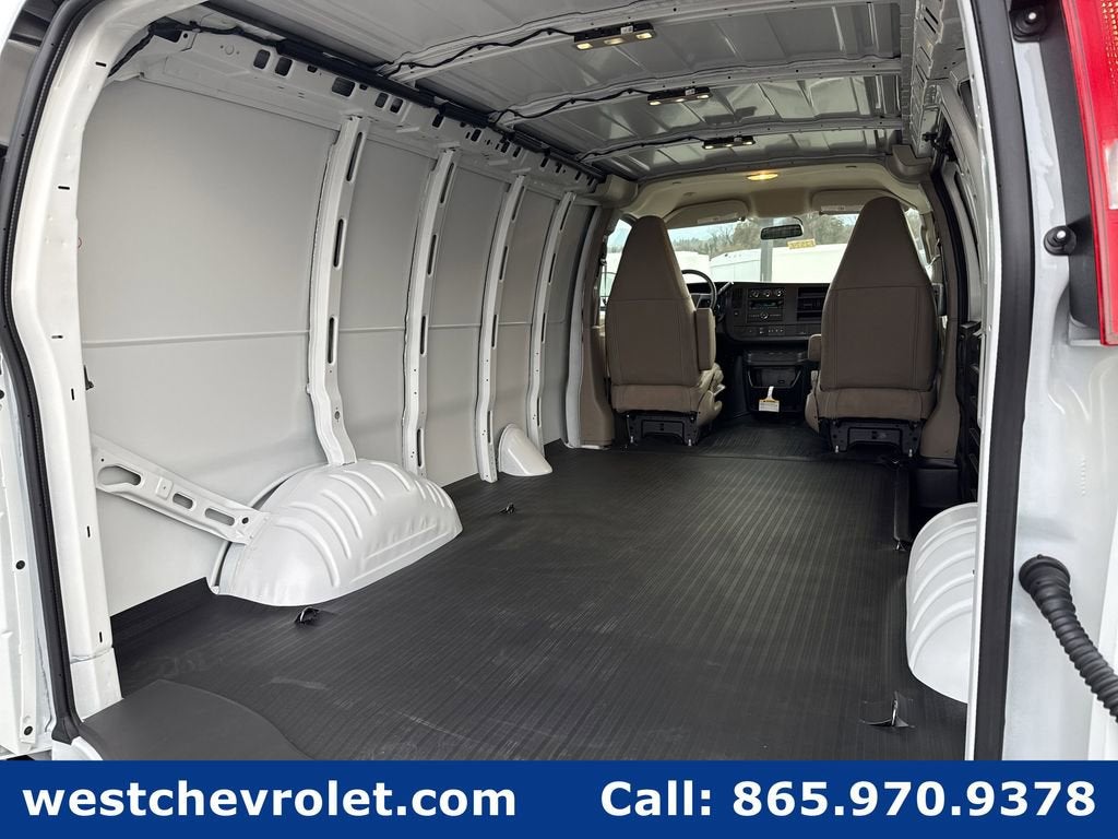 2025 Chevrolet Express Cargo 2500 WT