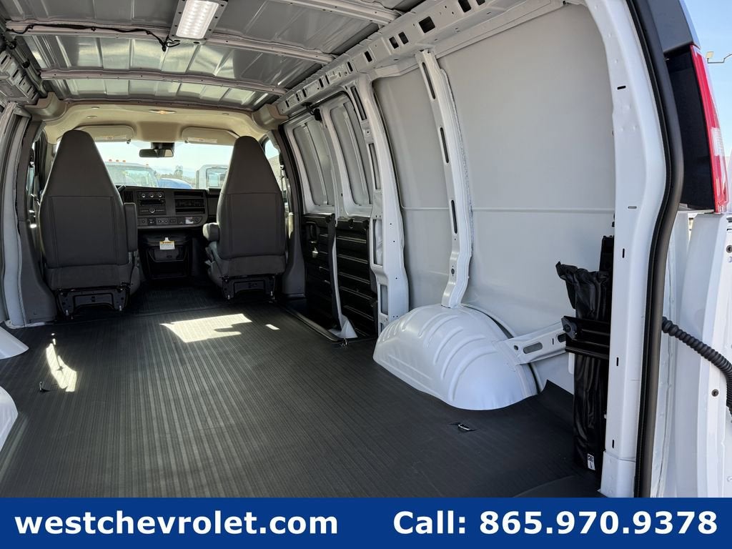2025 Chevrolet Express Cargo 2500 WT