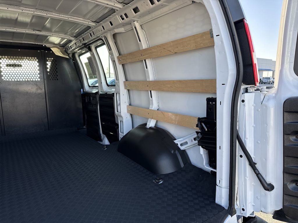 2024 Chevrolet Express Cargo 2500 WT