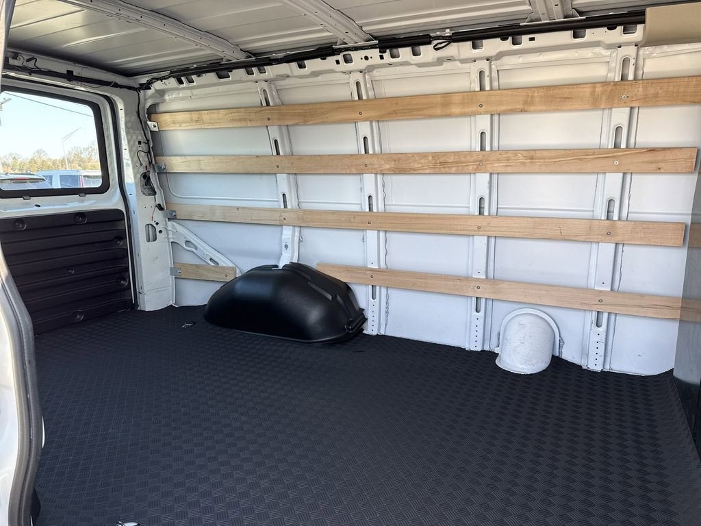 2024 Chevrolet Express Cargo 2500 WT