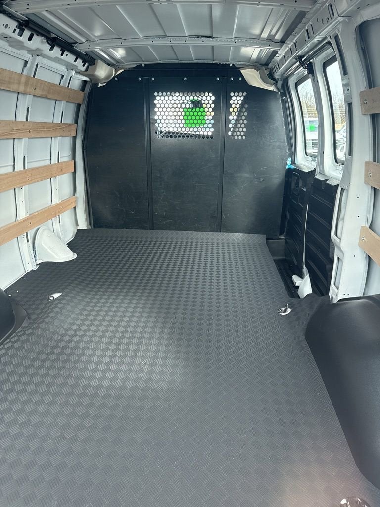 2024 Chevrolet Express Cargo 2500 WT