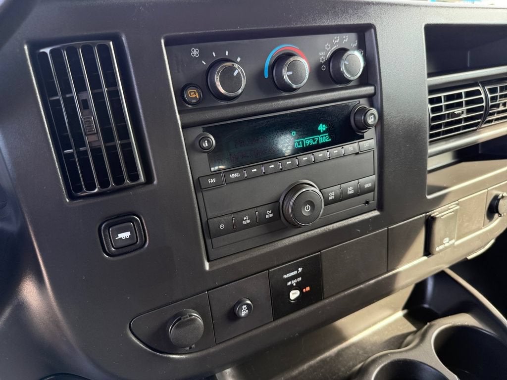 2025 Chevrolet Express Cargo WT