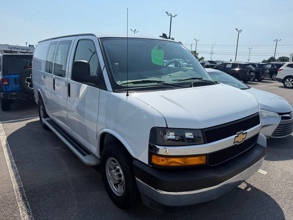 2025 Chevrolet Express Cargo WT