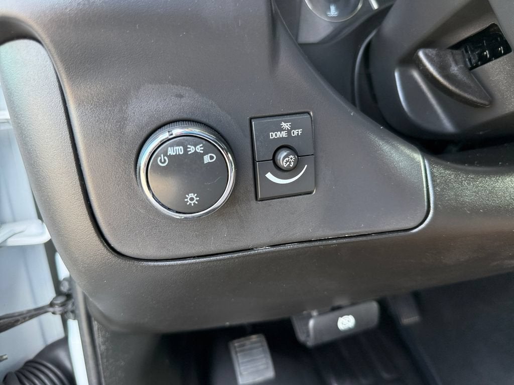 2025 Chevrolet Express Cargo WT