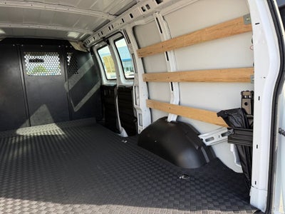 2025 Chevrolet Express Cargo WT