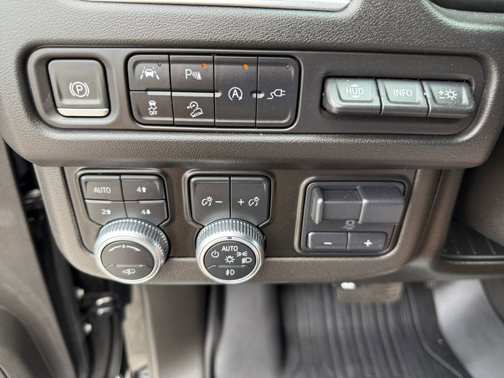 2021 GMC Yukon XL AT4