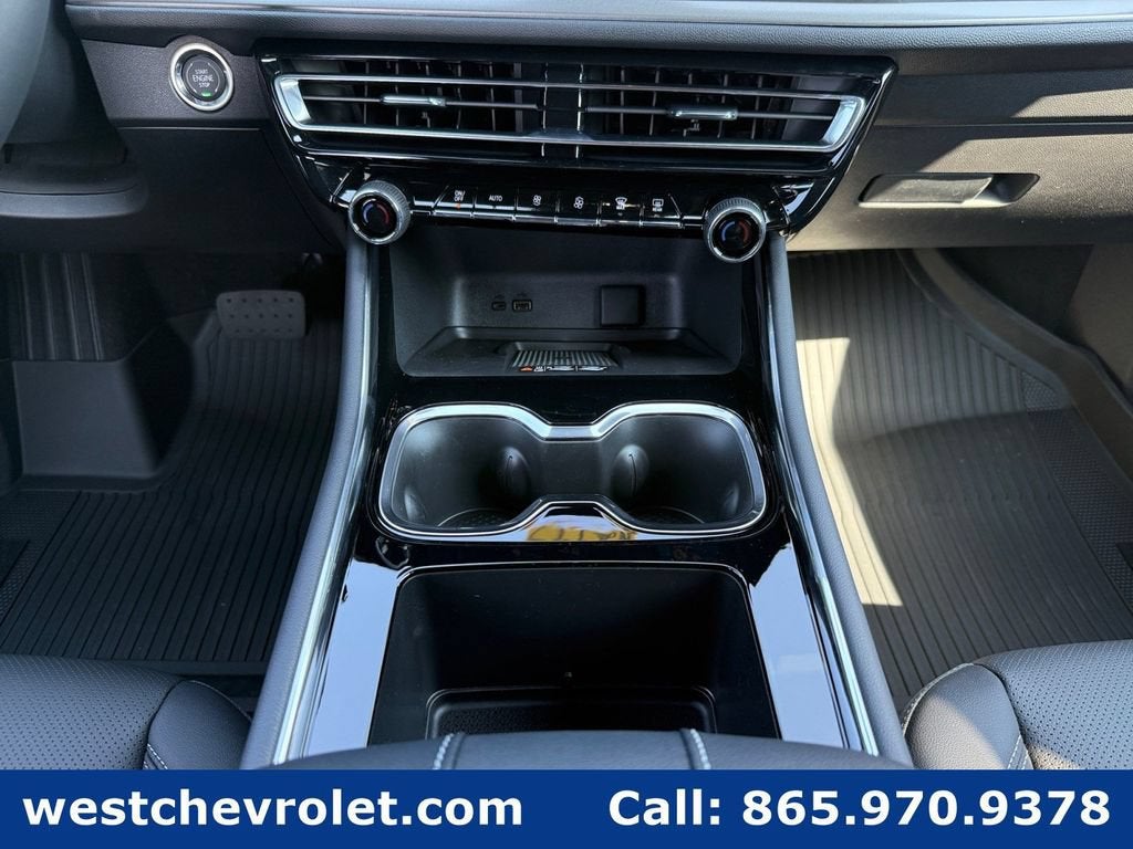 2027 Chevrolet Traverse LT - Photo 16