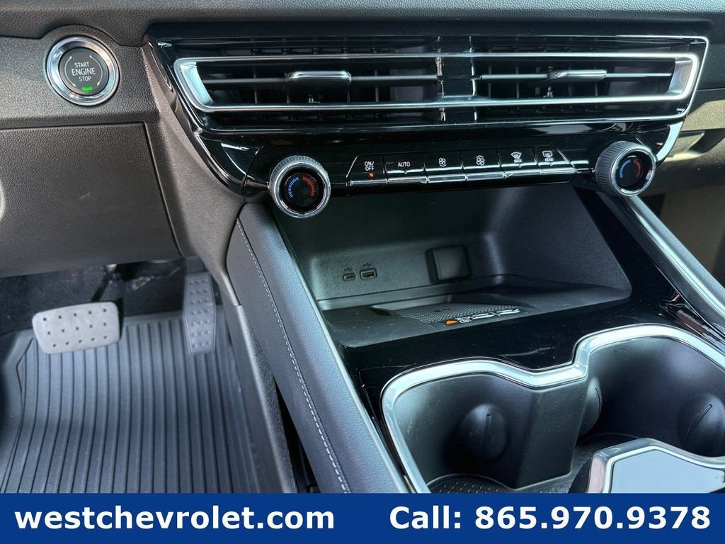 2027 Chevrolet Traverse LT - Photo 21