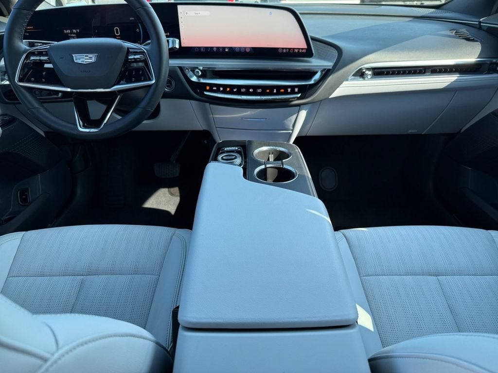 2024 Cadillac LYRIQ Luxury 1