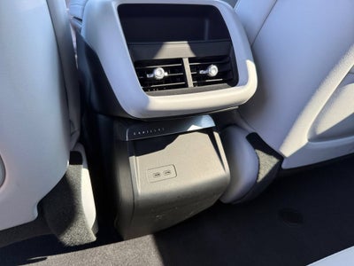 2024 Cadillac LYRIQ Luxury 1