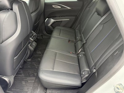 2024 Cadillac LYRIQ Luxury 2