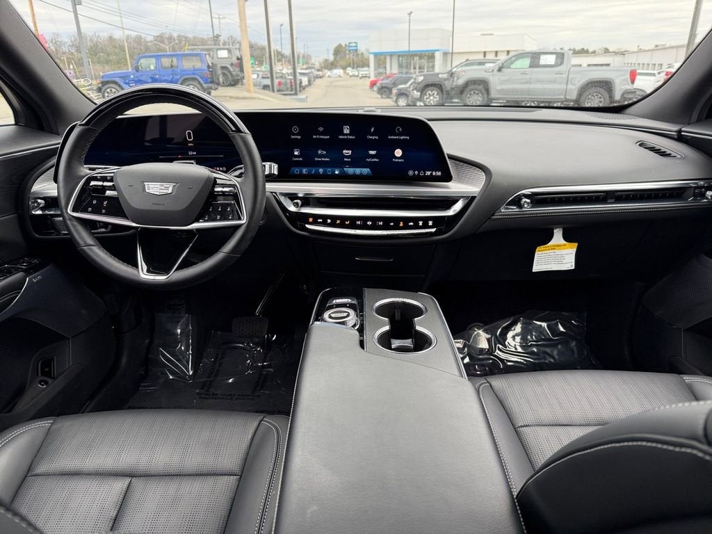 2024 Cadillac LYRIQ Luxury 2