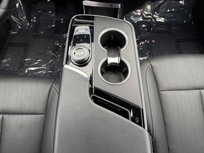 2024 Cadillac LYRIQ Luxury 2