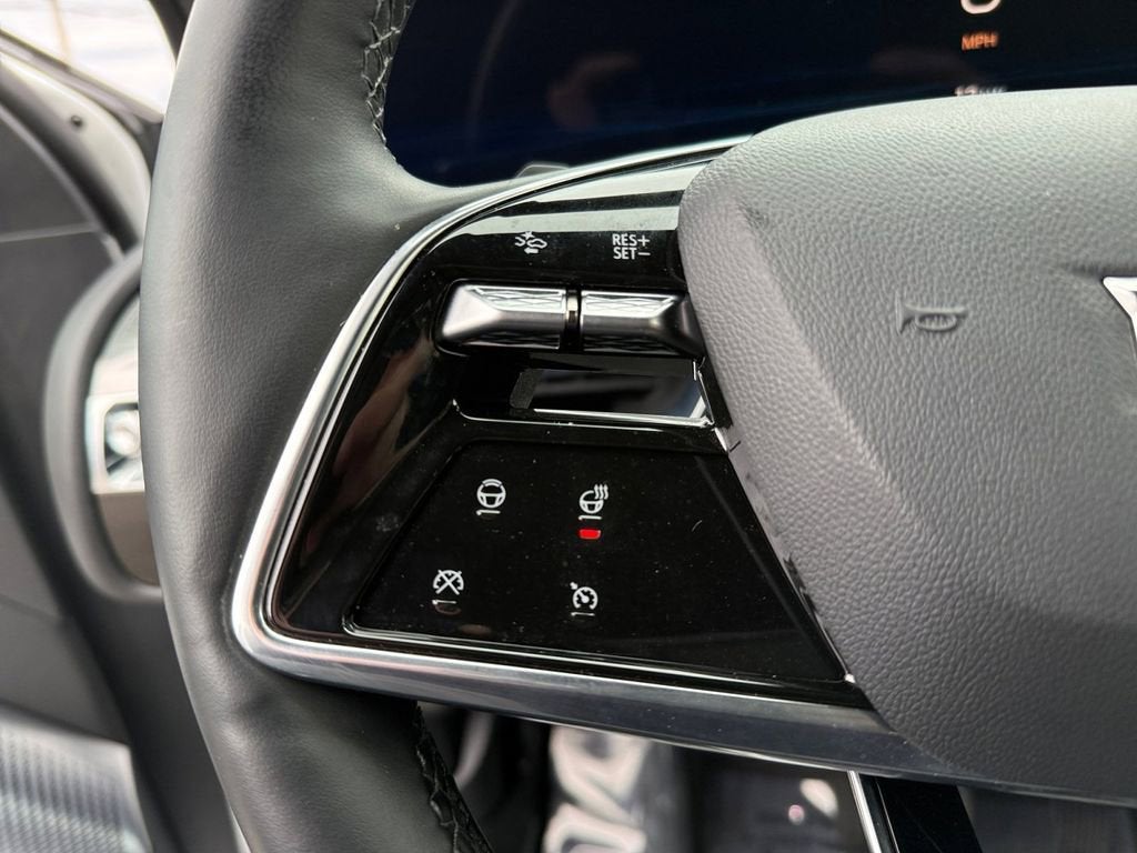 2024 Cadillac LYRIQ Luxury 2