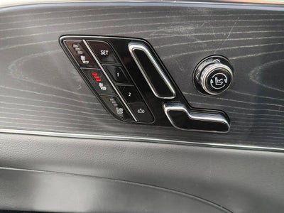 2024 Cadillac LYRIQ Luxury 2