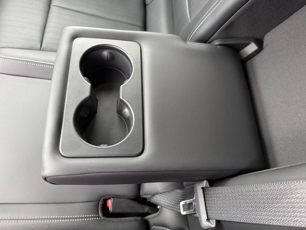 2024 Cadillac LYRIQ Luxury 2