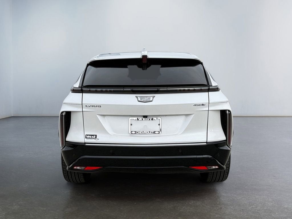 2024 Cadillac LYRIQ Luxury 2