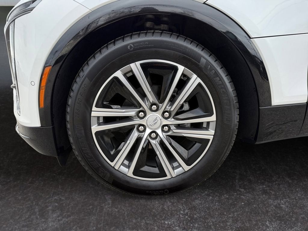 2024 Cadillac LYRIQ Luxury 2