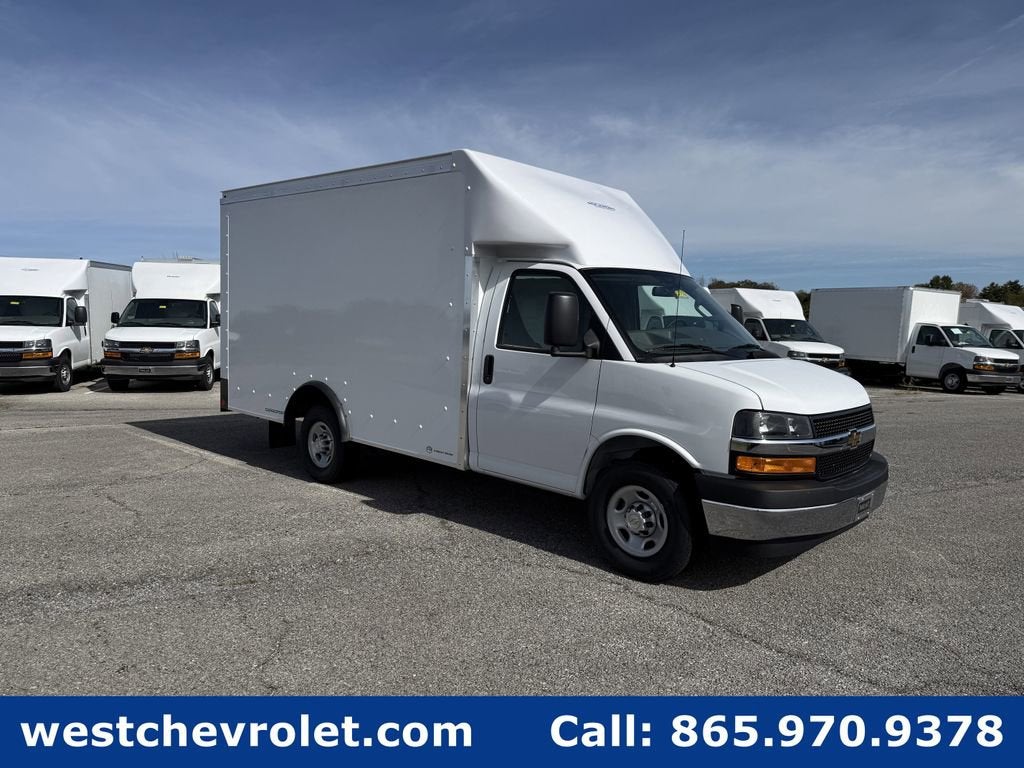 2025 Chevrolet Express Cutaway 3500 1WT