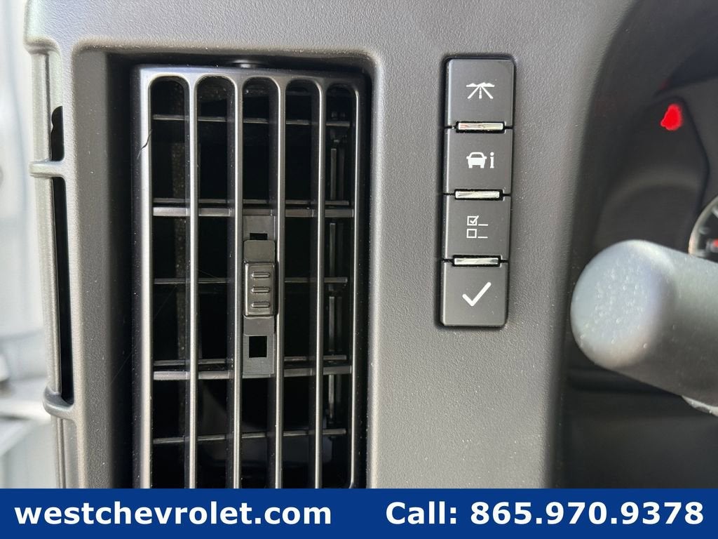 2025 Chevrolet Express Cutaway 3500 1WT