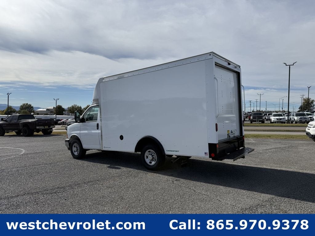 2025 Chevrolet Express Cutaway 3500 1WT