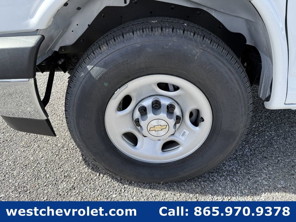 2025 Chevrolet Express Cutaway 3500 1WT