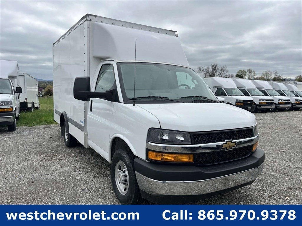 2024 Chevrolet Express Cutaway 3500 1WT