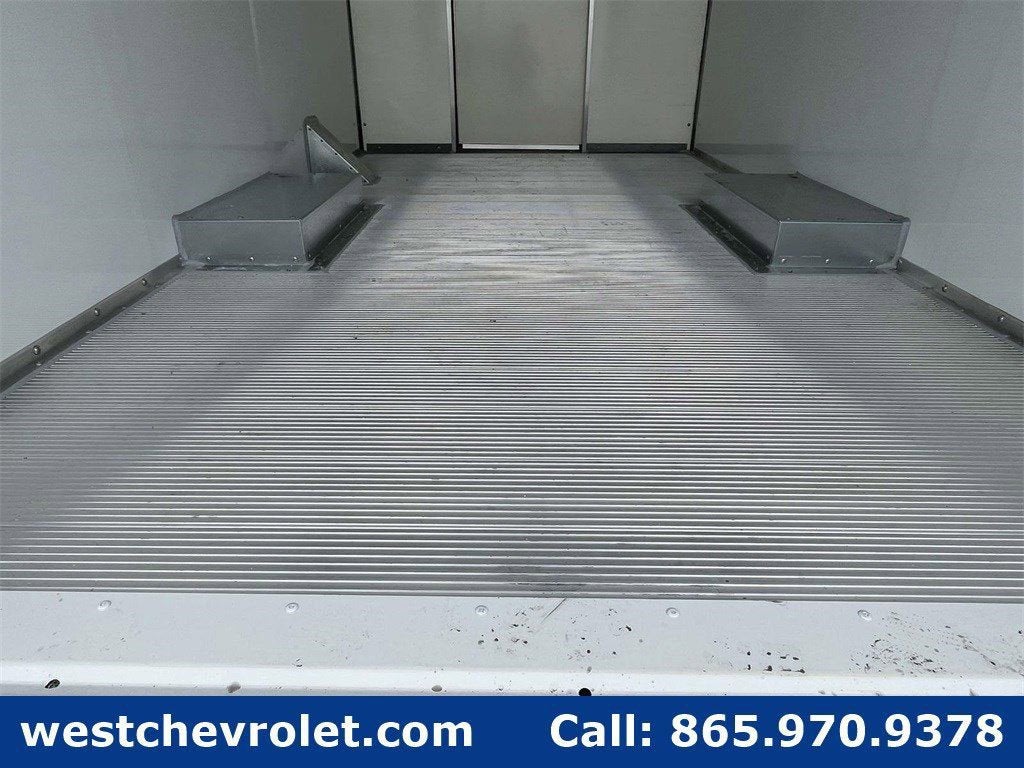 2024 Chevrolet Express Cutaway 3500 1WT