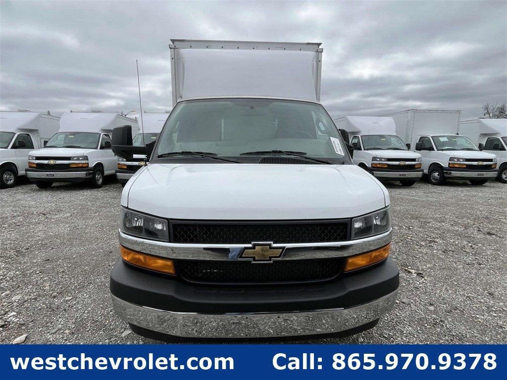 2024 Chevrolet Express Cutaway 3500 1WT
