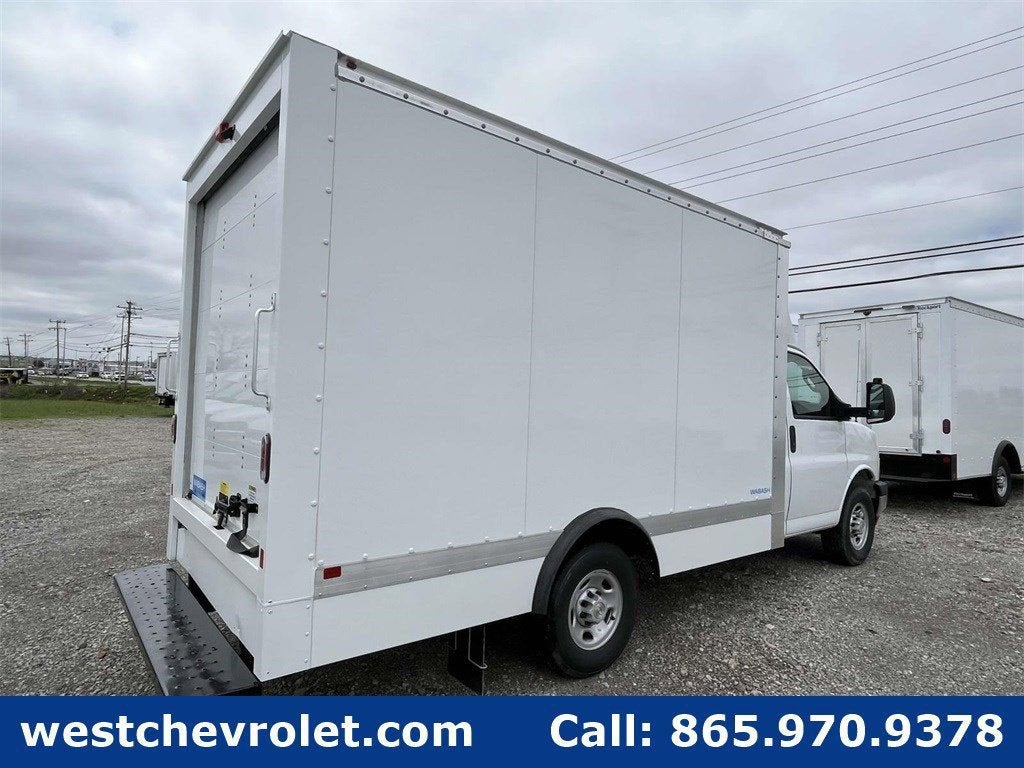 2024 Chevrolet Express Cutaway 3500 1WT