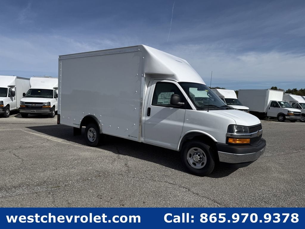 2025 Chevrolet Express Cutaway 3500 1WT