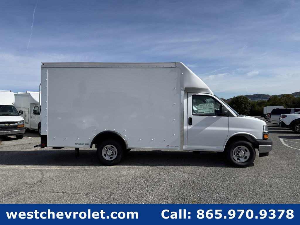 2025 Chevrolet Express Cutaway 3500 1WT