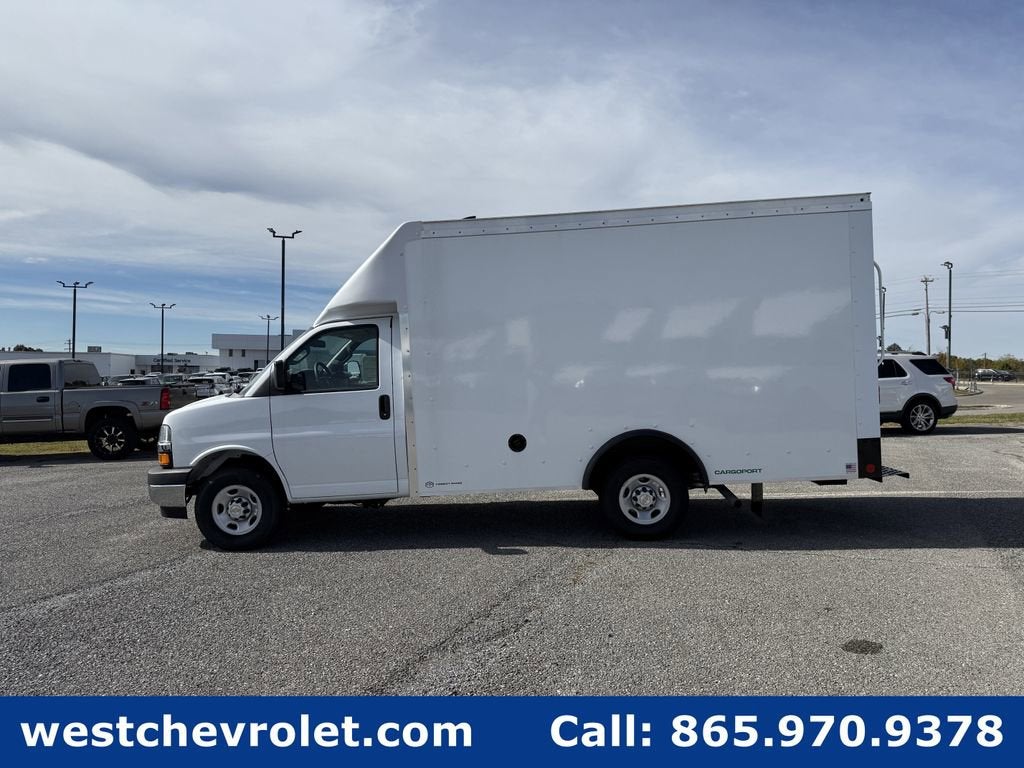 2025 Chevrolet Express Cutaway 3500 1WT