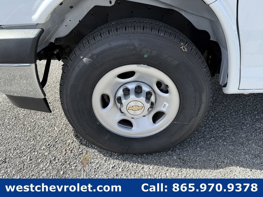 2025 Chevrolet Express Cutaway 3500 1WT