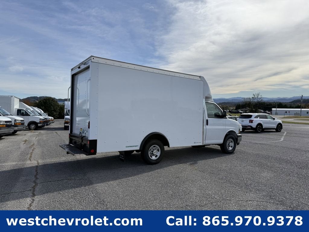 2025 Chevrolet Express Cutaway 3500 1WT