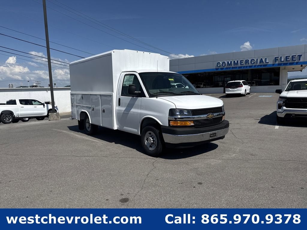2026 Chevrolet Express Cutaway 3500 1WT