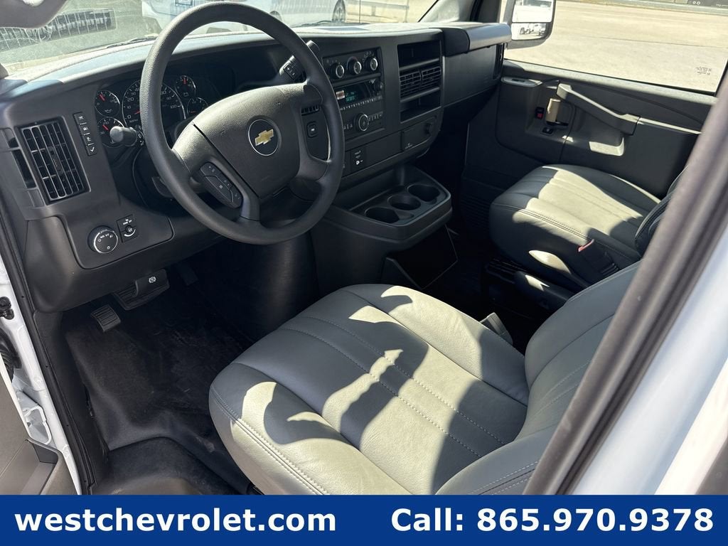 2026 Chevrolet Express Cutaway 3500 1WT
