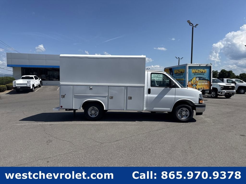 2026 Chevrolet Express Cutaway 3500 1WT