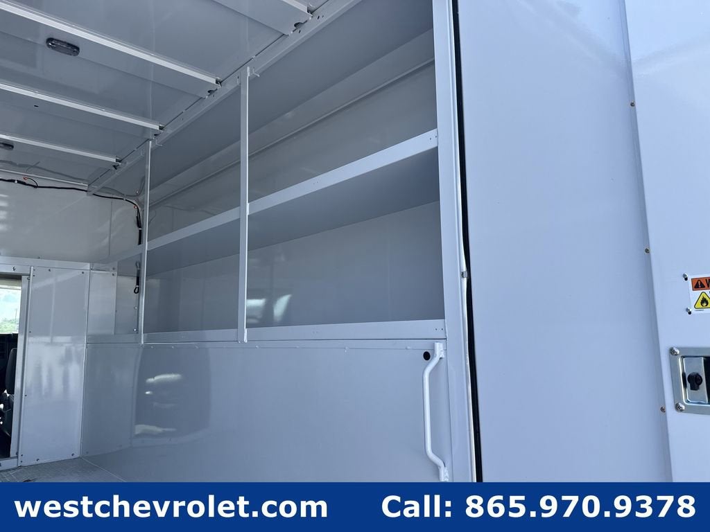 2026 Chevrolet Express Cutaway 3500 1WT