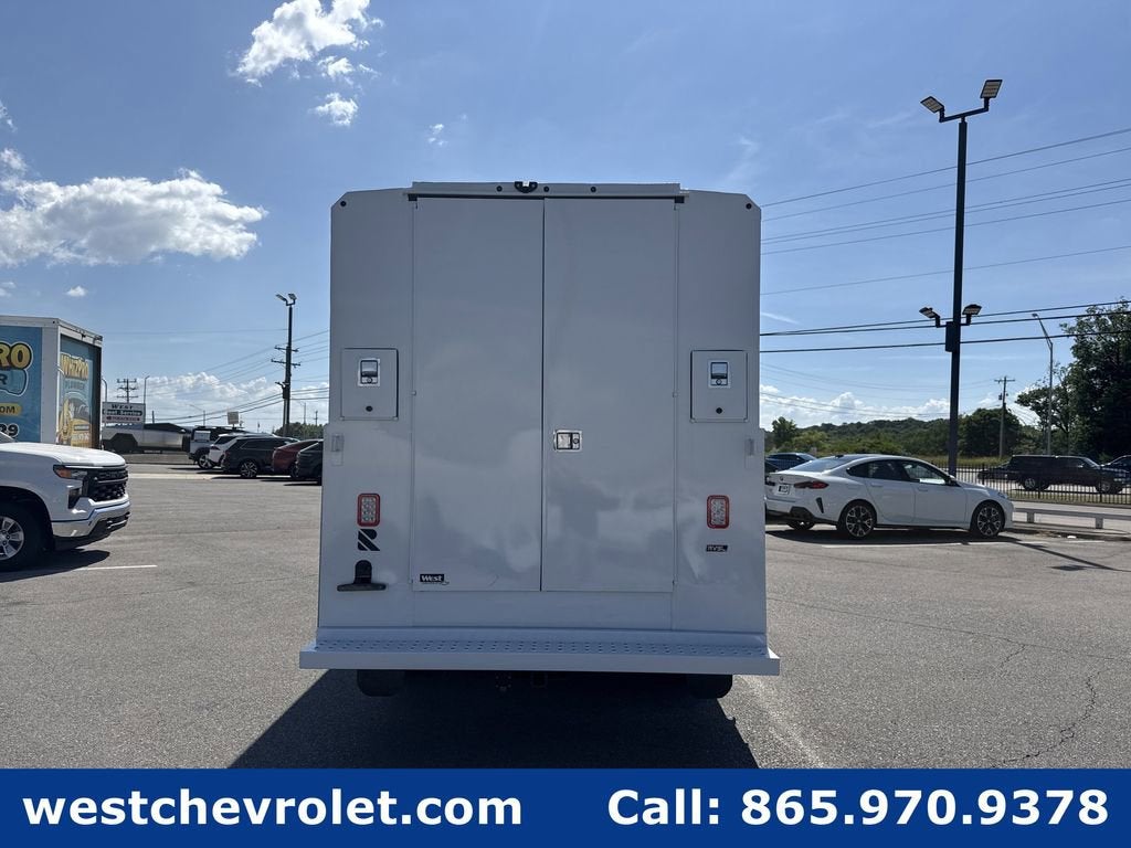 2026 Chevrolet Express Cutaway 3500 1WT