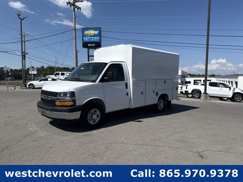 2026 Chevrolet Express Cutaway 3500 1WT