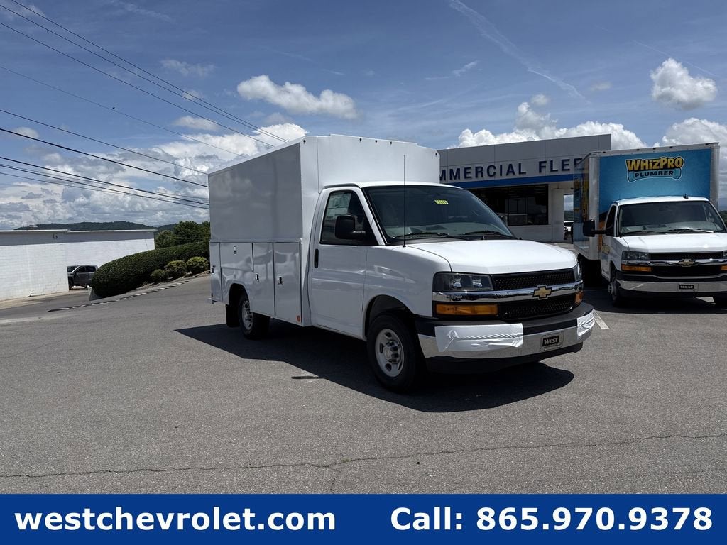 2026 Chevrolet Express Cutaway 3500 1WT