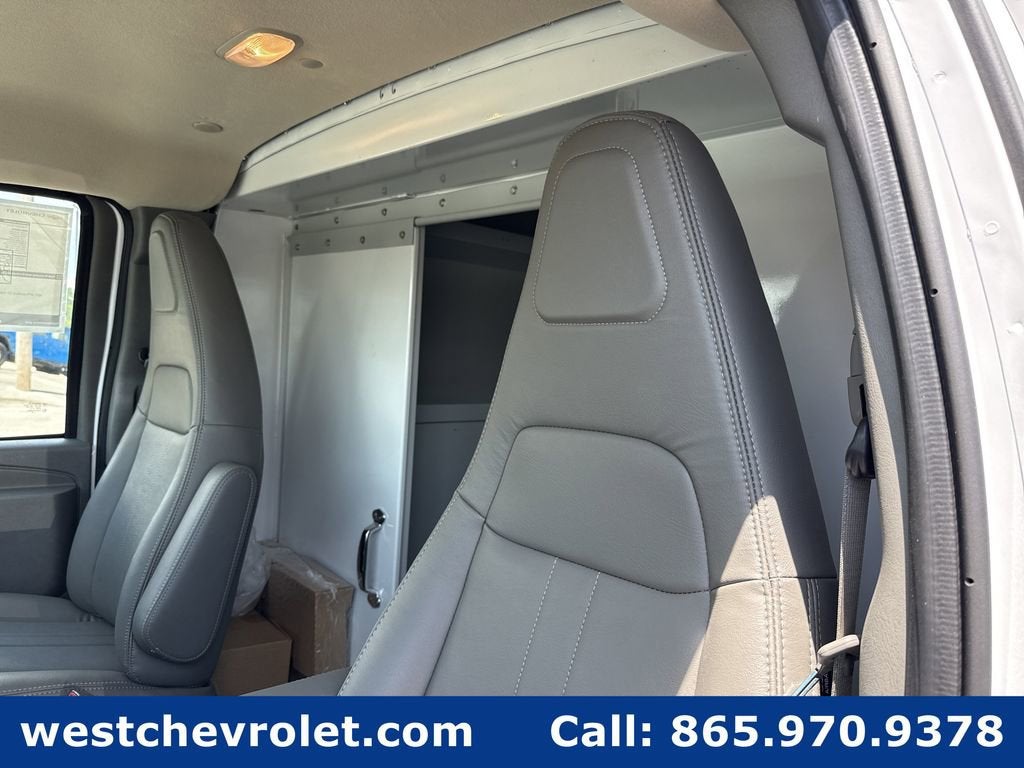 2026 Chevrolet Express Cutaway 3500 1WT
