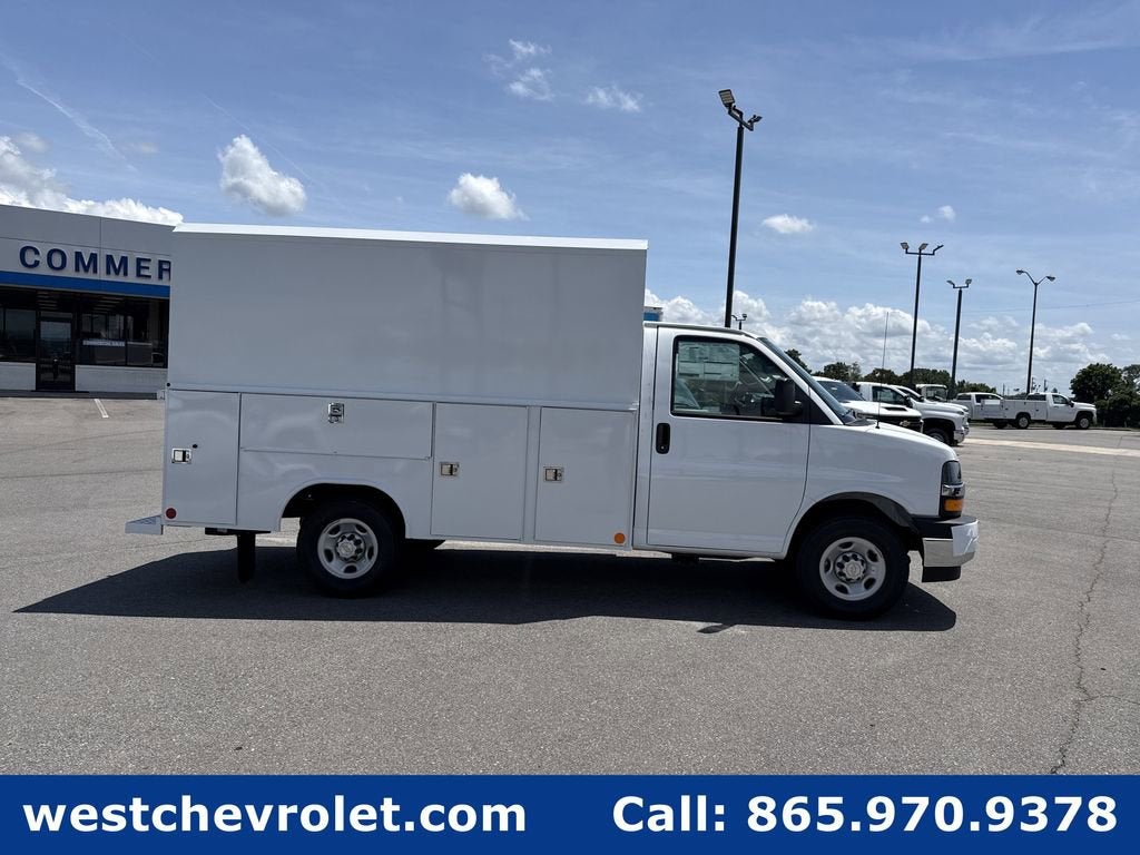 2026 Chevrolet Express Cutaway 3500 1WT