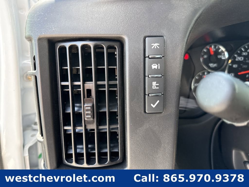 2026 Chevrolet Express Cutaway 3500 1WT