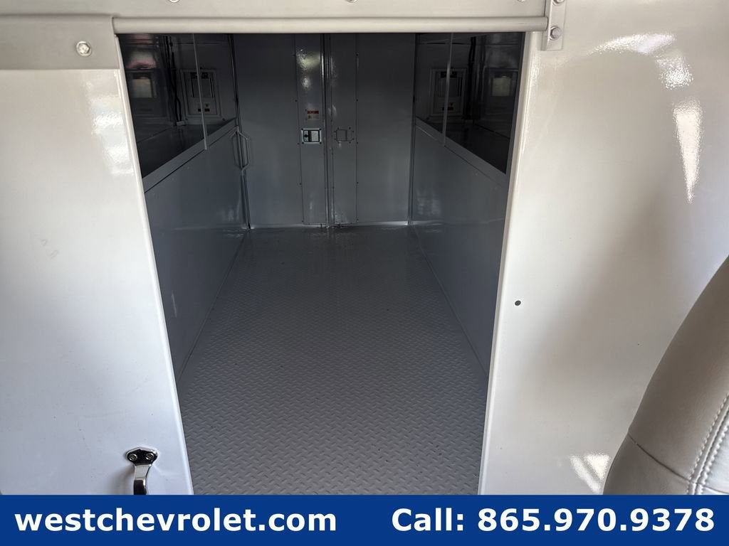 2026 Chevrolet Express Cutaway 3500 1WT
