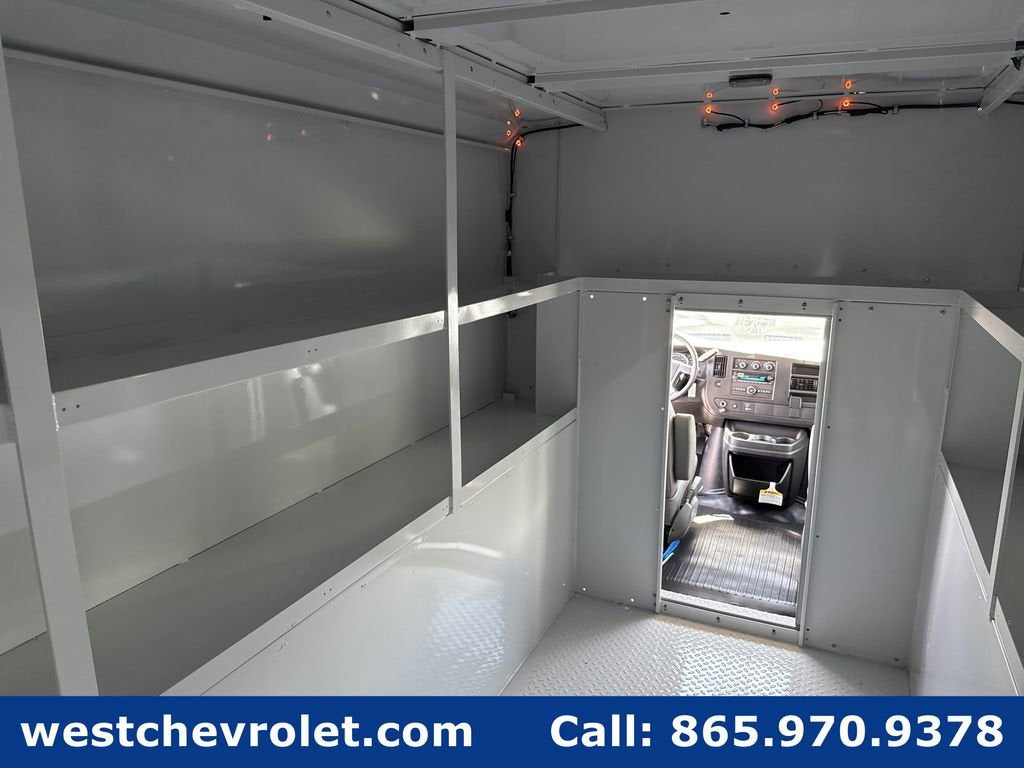 2026 Chevrolet Express Cutaway 3500 1WT