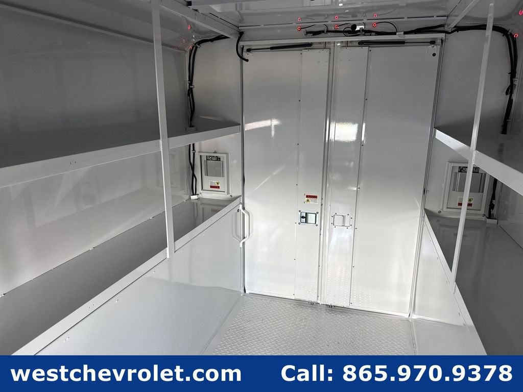2026 Chevrolet Express Cutaway 3500 1WT