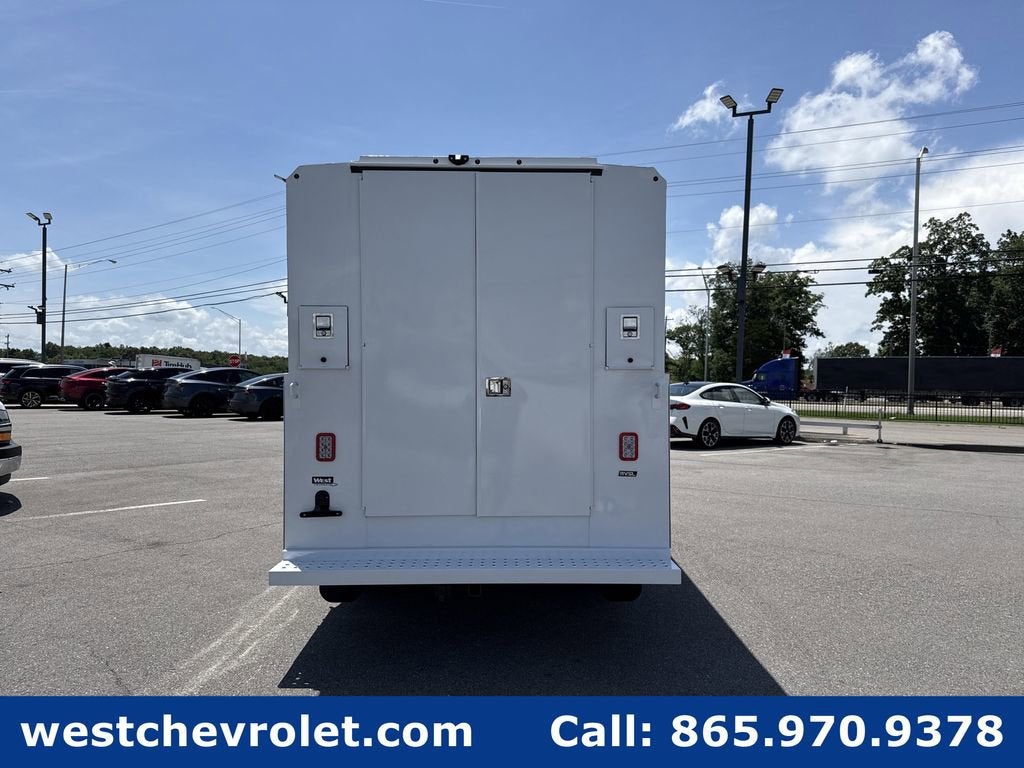 2026 Chevrolet Express Cutaway 3500 1WT